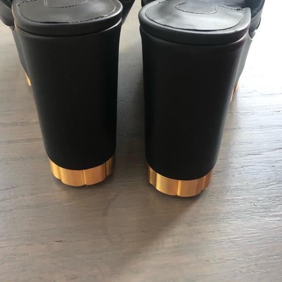 Ferragamo Nicosia summer sandal size 7c - Picture 6 of 8